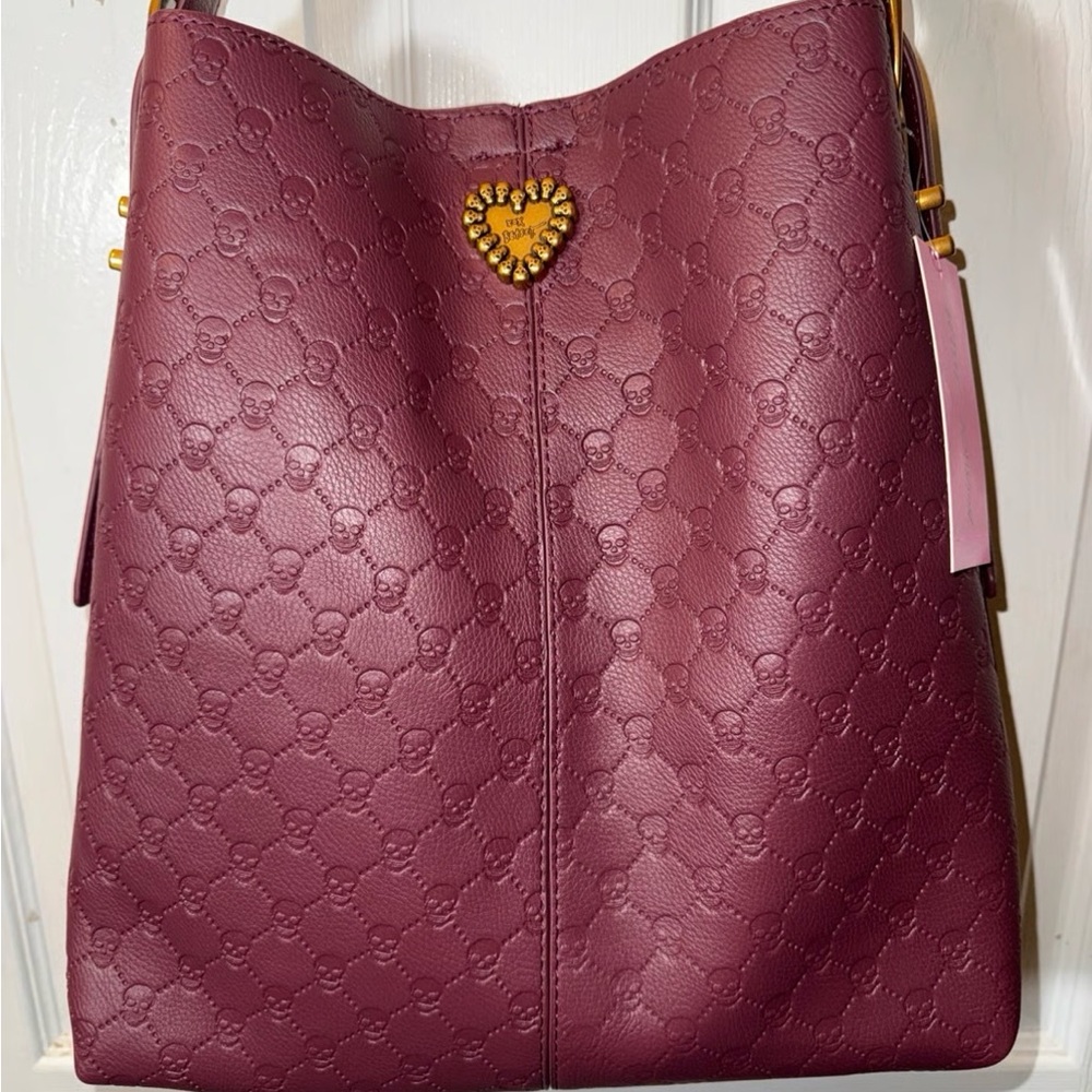 NWT RAREBetsey Johnson Xomillie Faux Leather Embossed Skull Hobo Bag in a cherry